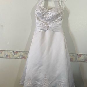 David’s Bridal 20W Halter Sweetheart Neck White